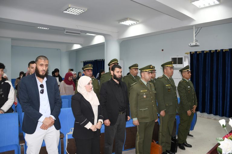 إحياء يوم العلم بالمركز الجامعي بريكة